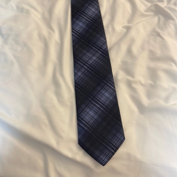 Giorgio Armani 100% Silk Tie - Picture 1 of 2